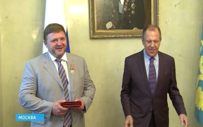 В российском МИДе вручили высокую награду кировскому губернатору Никите Белых