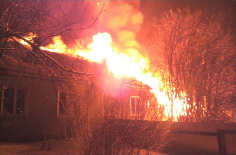 В Пижанском районе в пожаре погибли четыре человека.