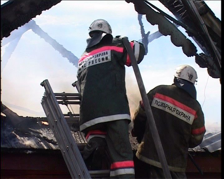 Ночью в Кировской области горели жилой дом и сарай