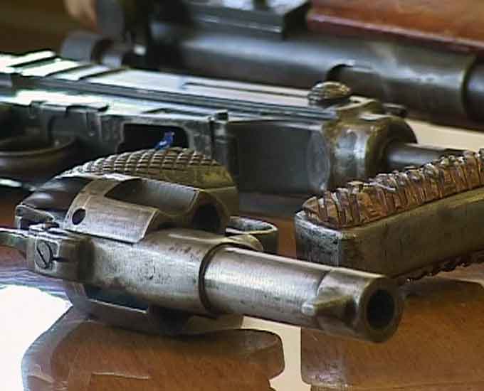 Граждане, сдавайте оружие!