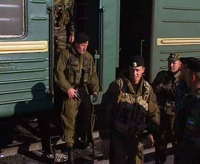 Сегодня вернулся сводный отряд кировского ОМОНа