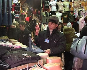 На рынках будут торговать только граждане России