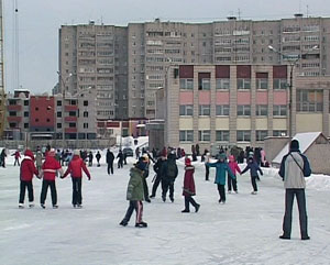В районе Красной горки открылся каток