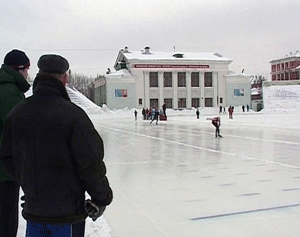 На стадионе 