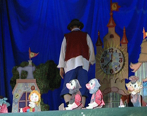 Конфликт руководства Кировского театра кукол