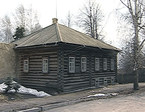 В Уржуме разрушается дом, в котором родился Сергей Миронович