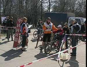 Очередные соревнования среди любителей велосипедного спорта