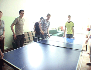 Воспитанники кировского интерната для слабослышащих детей отныне смогут играть в футбол и настольный теннис, смотреть обучающие программы и мультфильмы, собирать пазлы и играть в свой кукольный театр