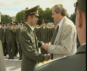 В минувшие выходные Вооружённые Силы России увеличились почти на 200 офицеров