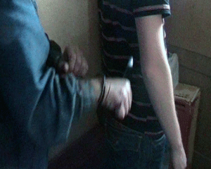 Заступился за жену.