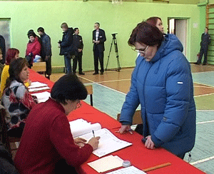 Опрос политических предпочтений .