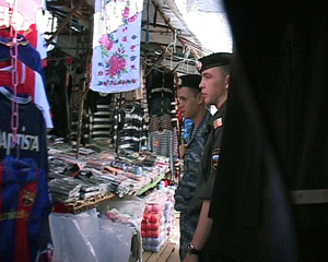 ОМОН проверил мигрантов.