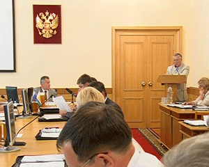 На заседании правительства области обсуждался  вопрос о принятии дополнительных неотложных мер по спасению урожая