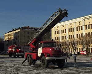 Парад пожарной техники на Театральной площади