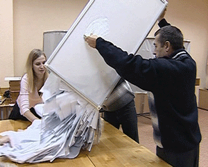 Подсчет голосов на избирательном участке № 391