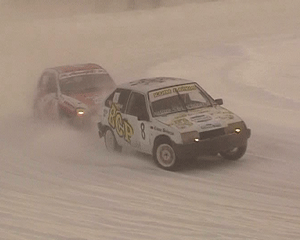 Зимние состязания гонщиков 