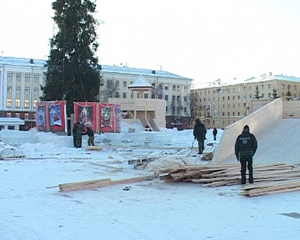Ледовый городок на Театральной площади