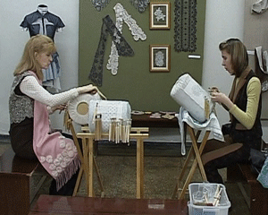 Мастер-классы по батику, вышивке и кружевоплетению в выставочном зале Областного художественного музея