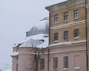 Детской спортивной школе № 1  - новое помещение, а храм - верующим