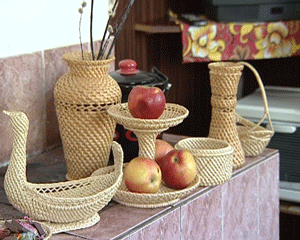 Мастер народного  промысла из поселка Пинюг