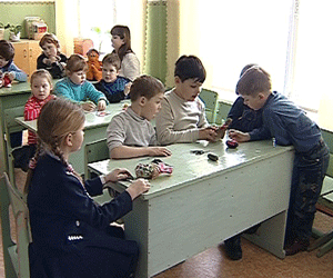 Кружок «Умелые ручки»  в школе поселка Соколовка Зуевского района