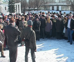 Акция пенсионеров города Слободского  против  высоких платежей за коммунальные услуги