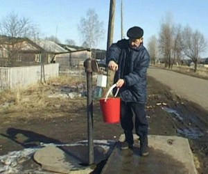 Строительство нового водопровода  в поселке Красная Поляна Вятскополянского района