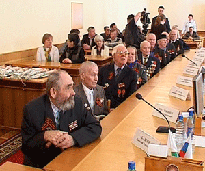 Новые автомобили - ветеранам Великой Отечественной войны