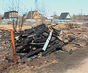 В поселке Захарищево сгорели восемь садовых домиков