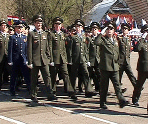 Парад в День Победы на Театральной площади