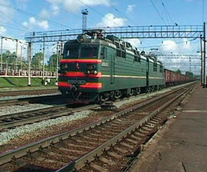 Профессионализм бригады локомотива помог избежать крушения поезда