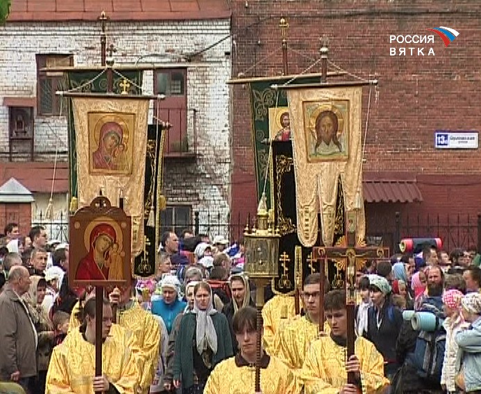 Великорецкий крестный ход идёт