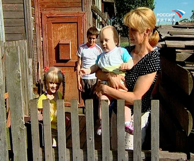 Большая семья в поселке Даровской