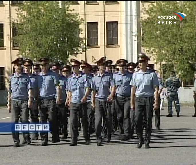 На охрану общественного порядка - торжественным маршем