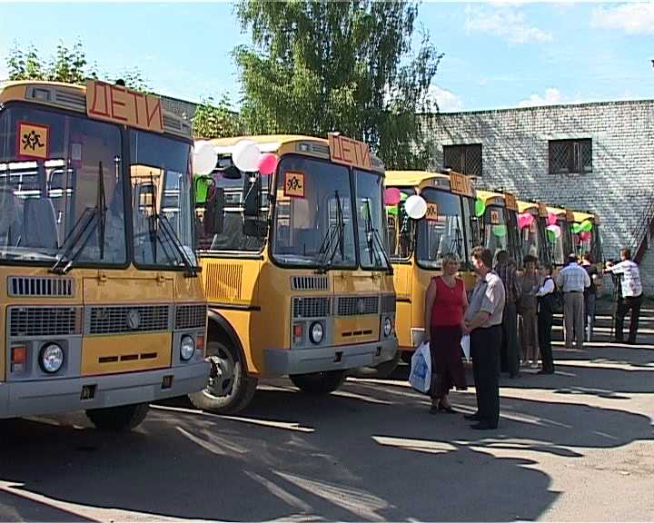 Новые школьные автобусы для сельских детей
