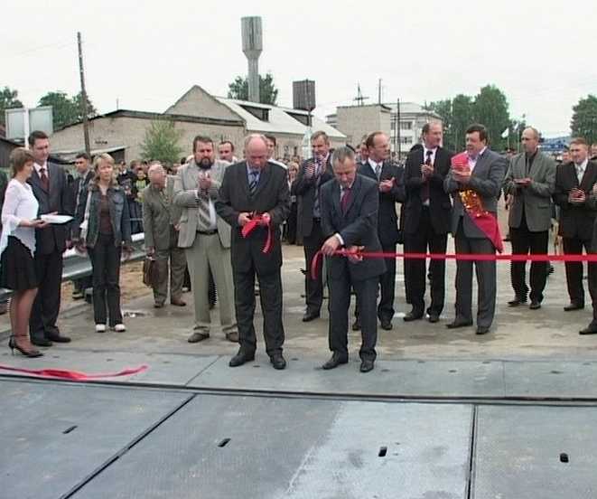 Торжественная сдача моста через реку Юг