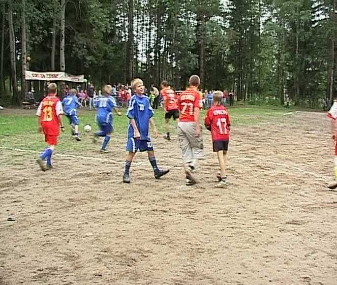 Открытие детского футбольного стадиона в слободе Сошени