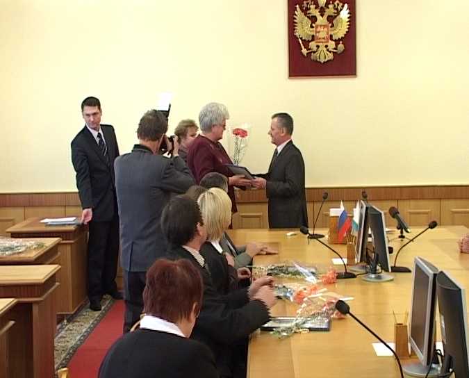 100 тысяч на развитие лучшим школам области