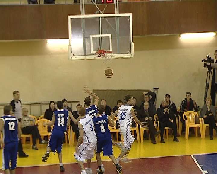 Баскетбольный спектакль со счетом 74-73