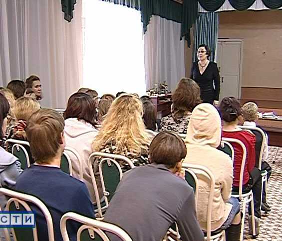 Сказочница Нина Русинова в гостях у ребят из детского дома