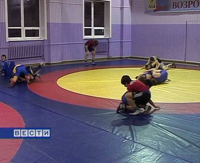 Кировские борцы готовятся  к российскому первенству