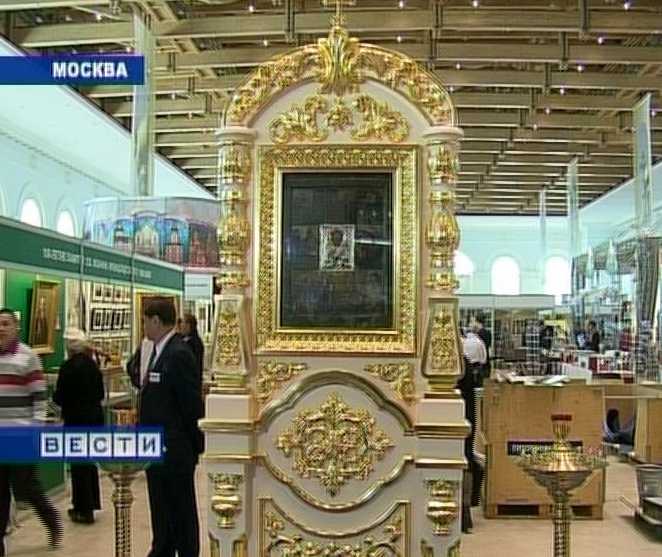 Губернатор Николай Шаклеин на открытии выставки 