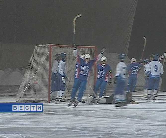 Матч кировской «Родины» и ульяновской «Волги»