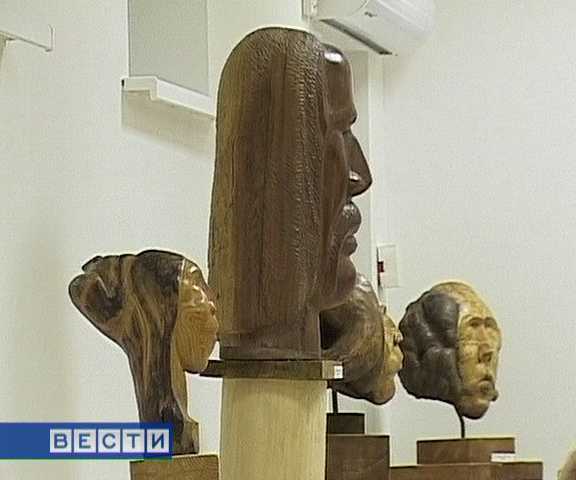 Выставка братьев Наумовых