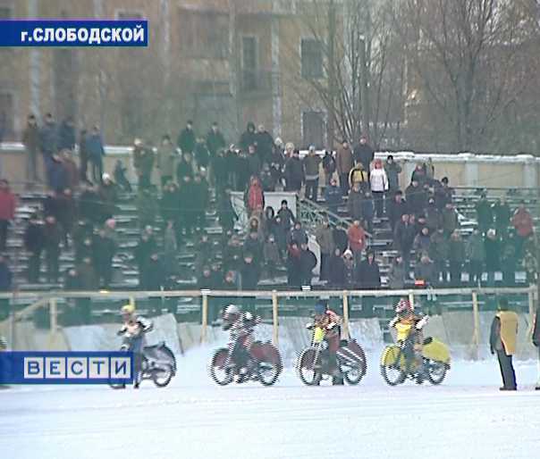 Ледовый спидвей в Слободском