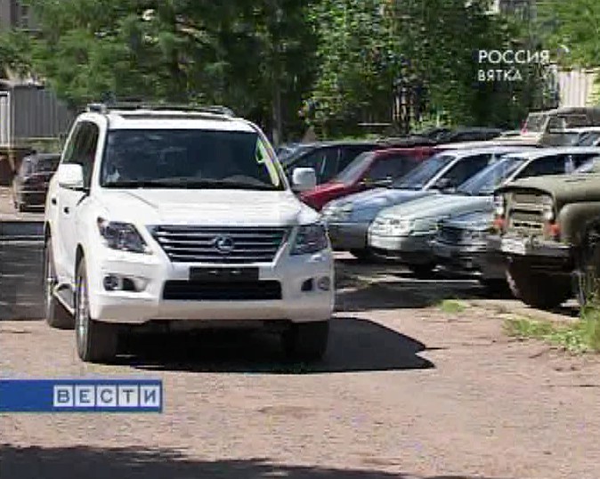 Губернаторский «Лексус» ждёт хозяина