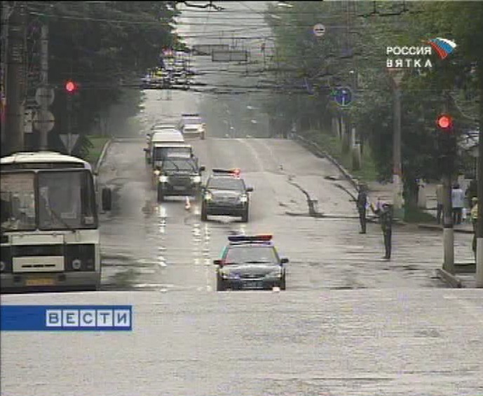 ЕГЭ доработать, ВУЗы сократить.