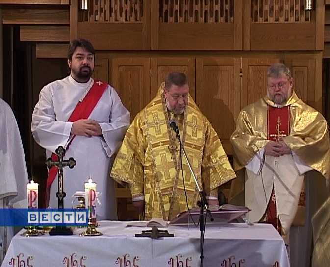 Праздничная служба в Александровском костёле