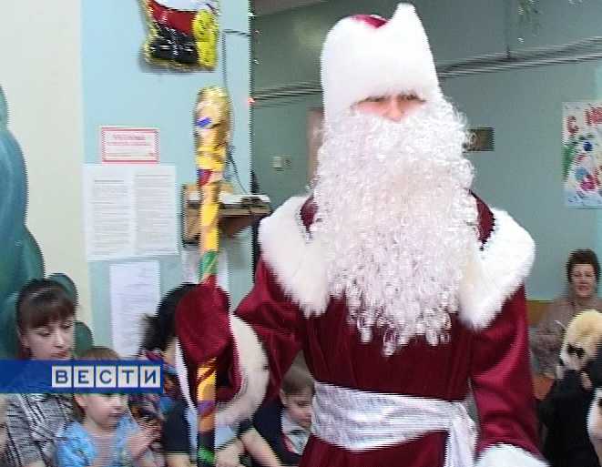 Новогодний праздник  в детской больнице