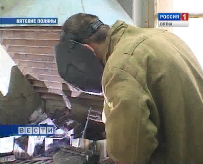 Студенты-сварщики